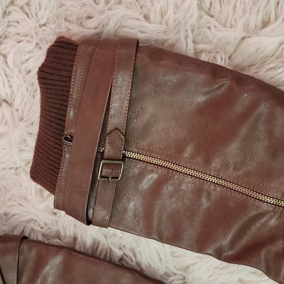 Like New! FOREVER Link Shoes Sweater Cuffed Knee High Faux Leather Boots Size 8 - Picture 7 of 11